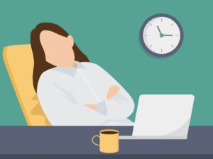 Schlafen im Büro: Ein Powernap sollte nicht länger als 30 Minuten dauern.